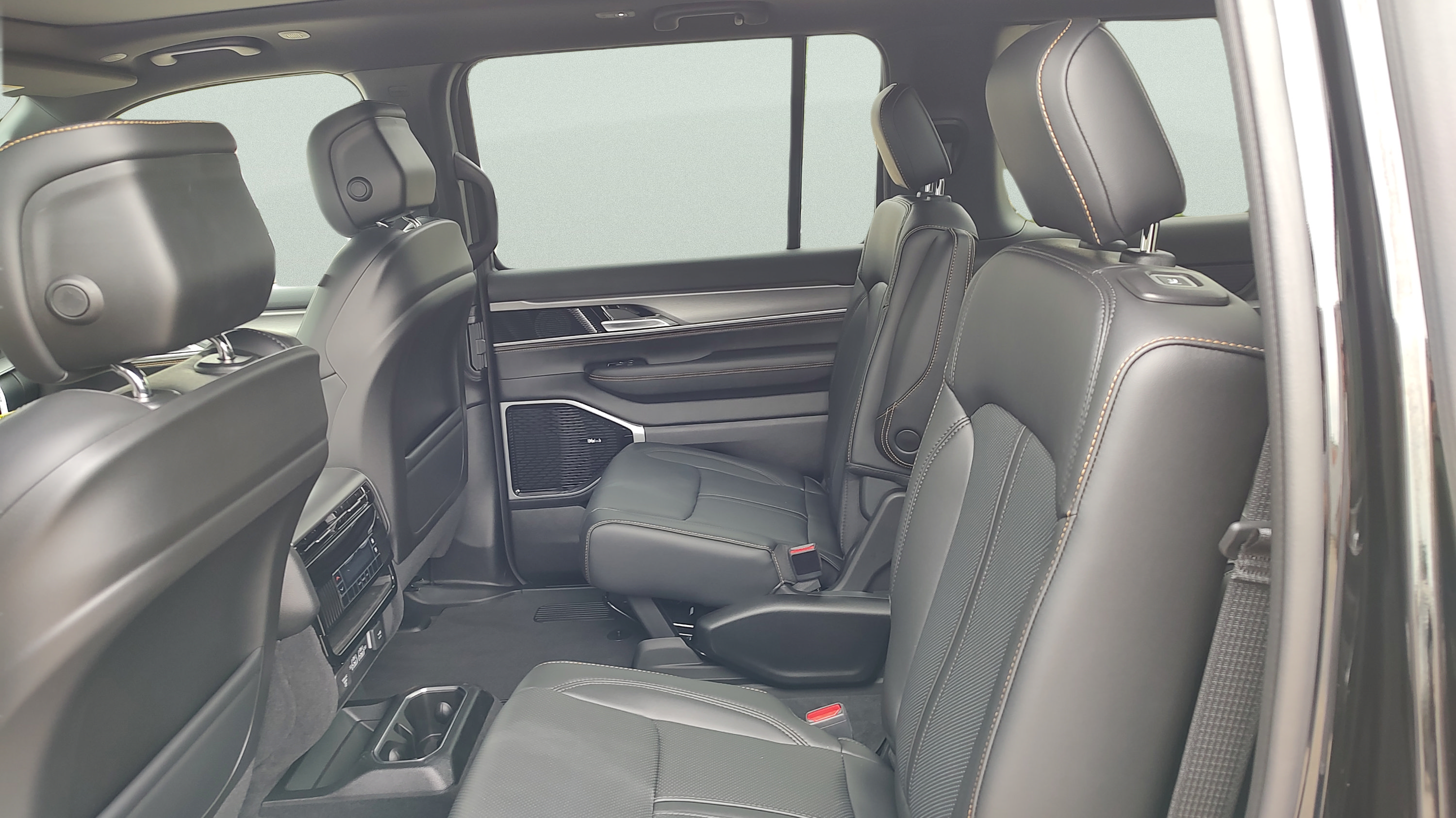 New 2026 Jeep Grand Wagoneer L 4WD image 13