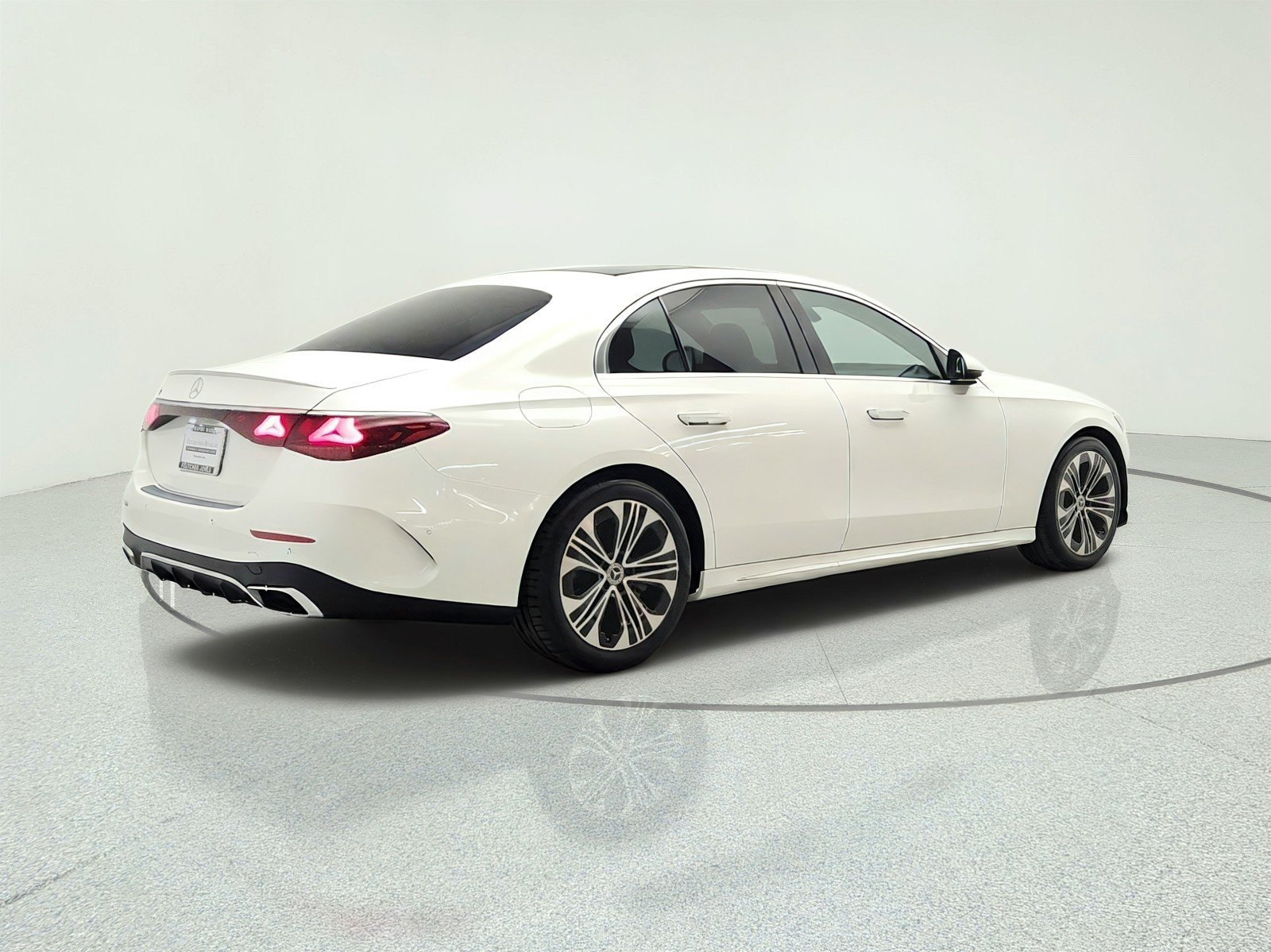 Used 2025 Mercedes-Benz E 350 Sedan w/ Winter Package image 5