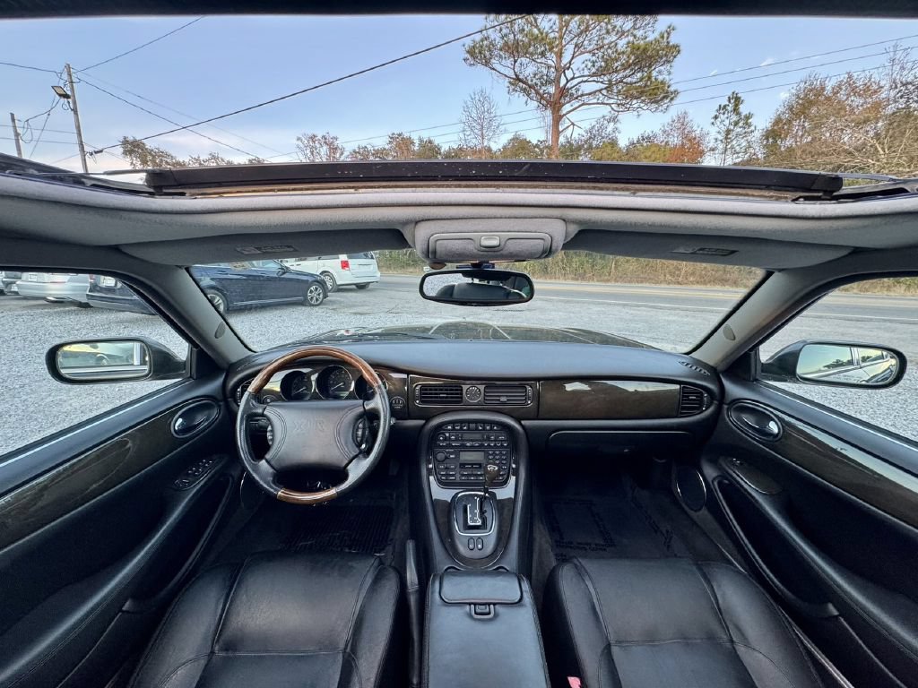 Used 1998 Jaguar XJ8 RWD image 11