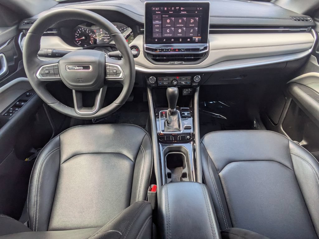 Used 2025 Jeep Compass Limited AWD/4WD image 15