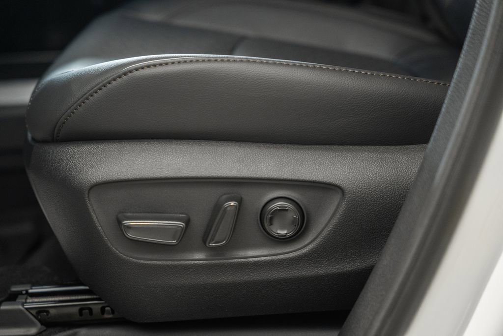 New 2026 Toyota Sienna Platinum image 40