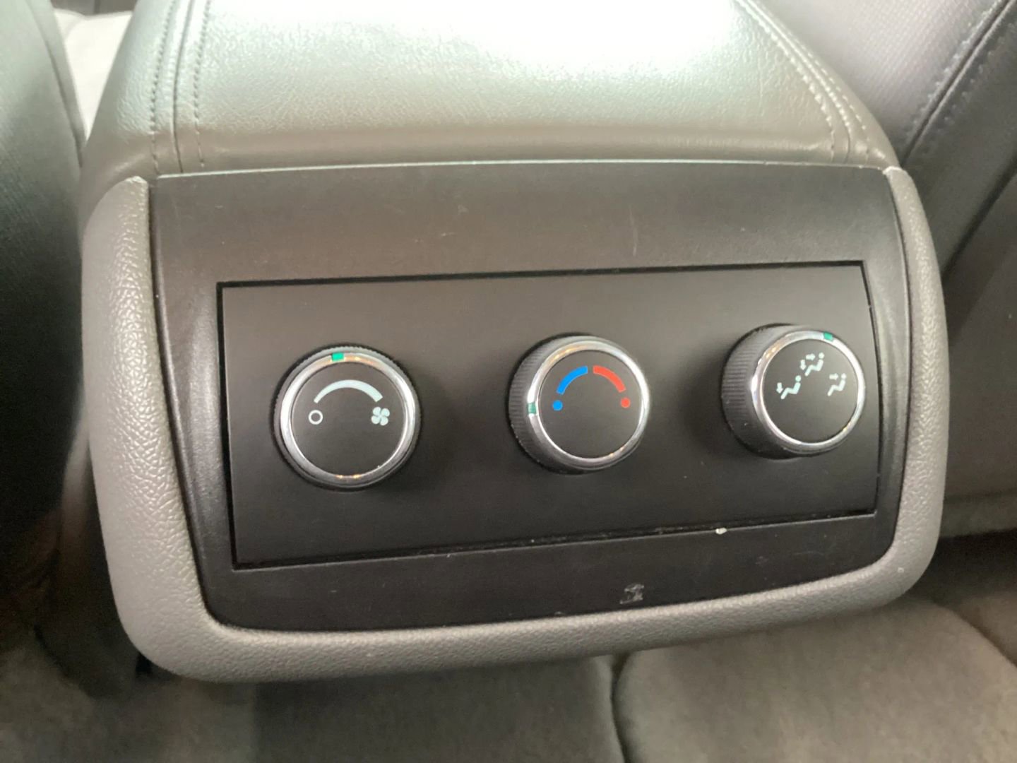 Used 2015 Chevrolet Traverse LT w/ Style and Technology Package image 22