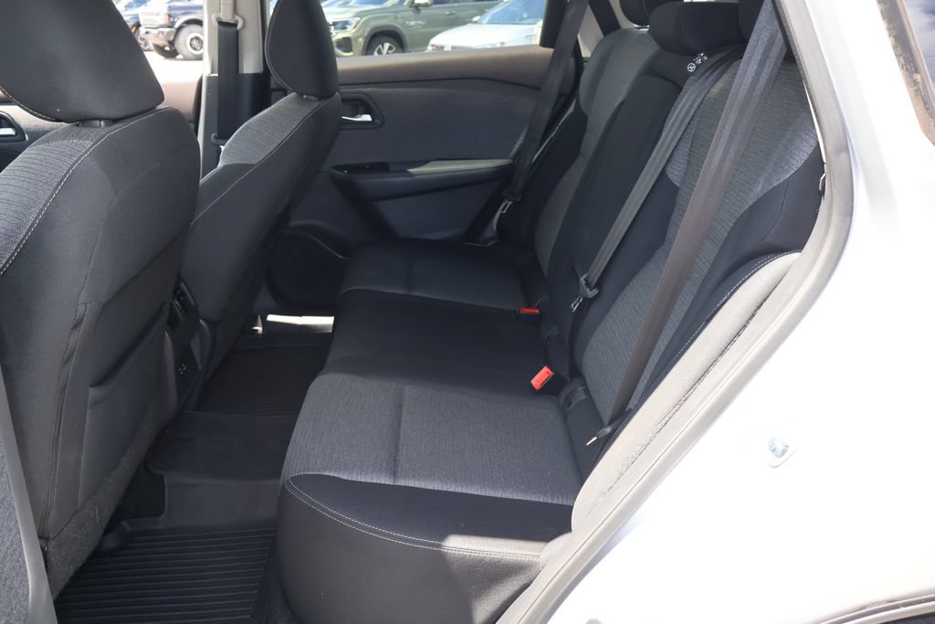 Used 2022 Nissan Rogue SV FWD image 14