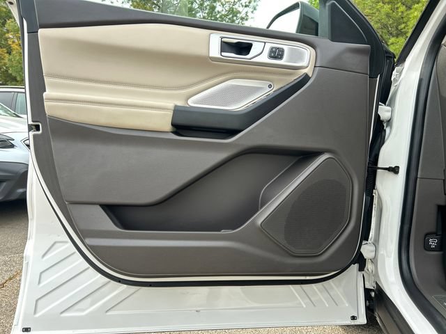 Used 2020 Ford Explorer Platinum w/ Premium Technology Package AWD/4WD image 14
