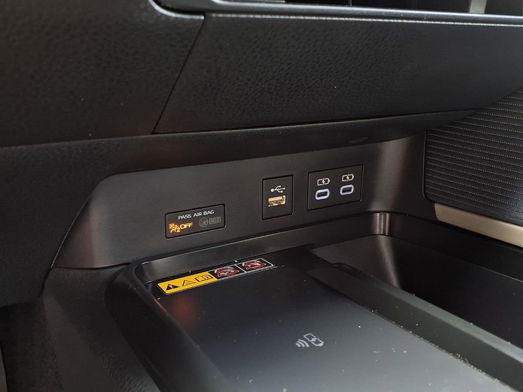 Used 2026 Toyota Camry SE FWD image 10