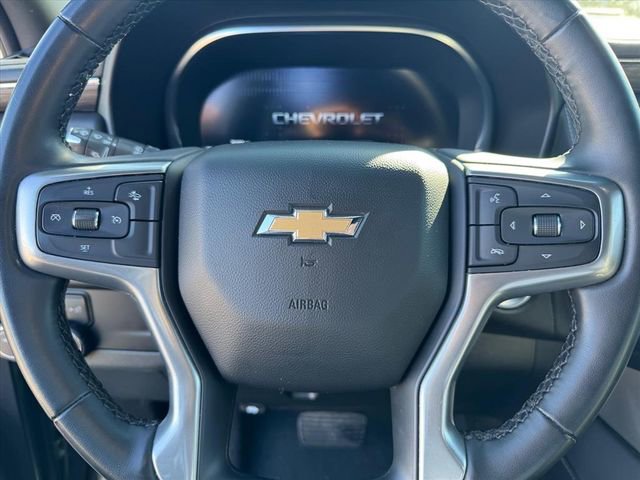 Used 2024 Chevrolet Suburban LT image 16