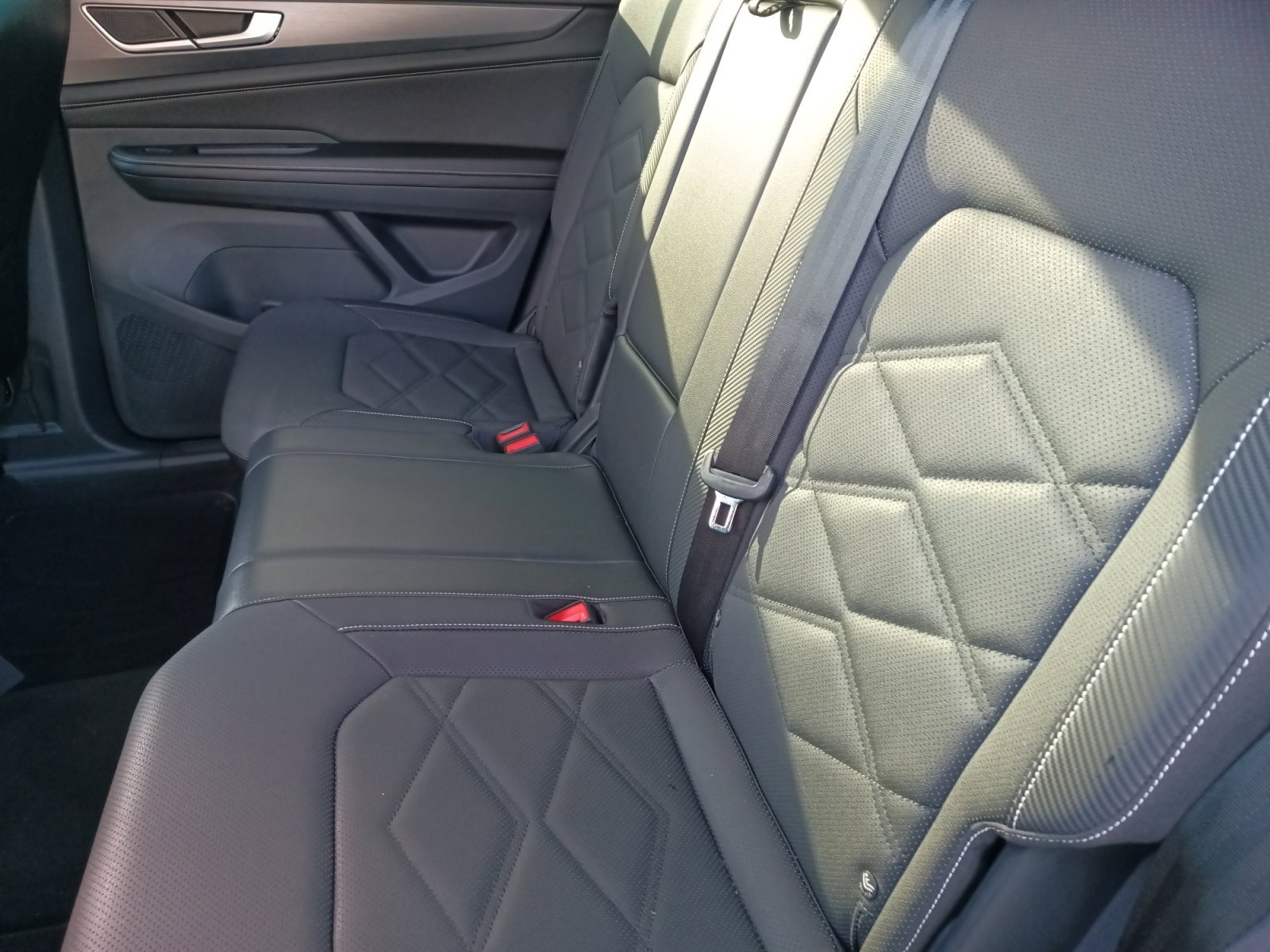 Used 2024 Volkswagen Atlas Cross Sport SE image 20