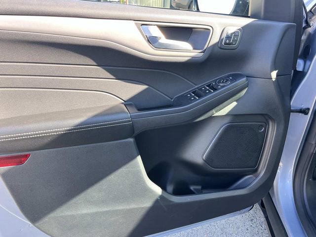 Used 2022 Ford Escape SEL w/ Technology Package image 32