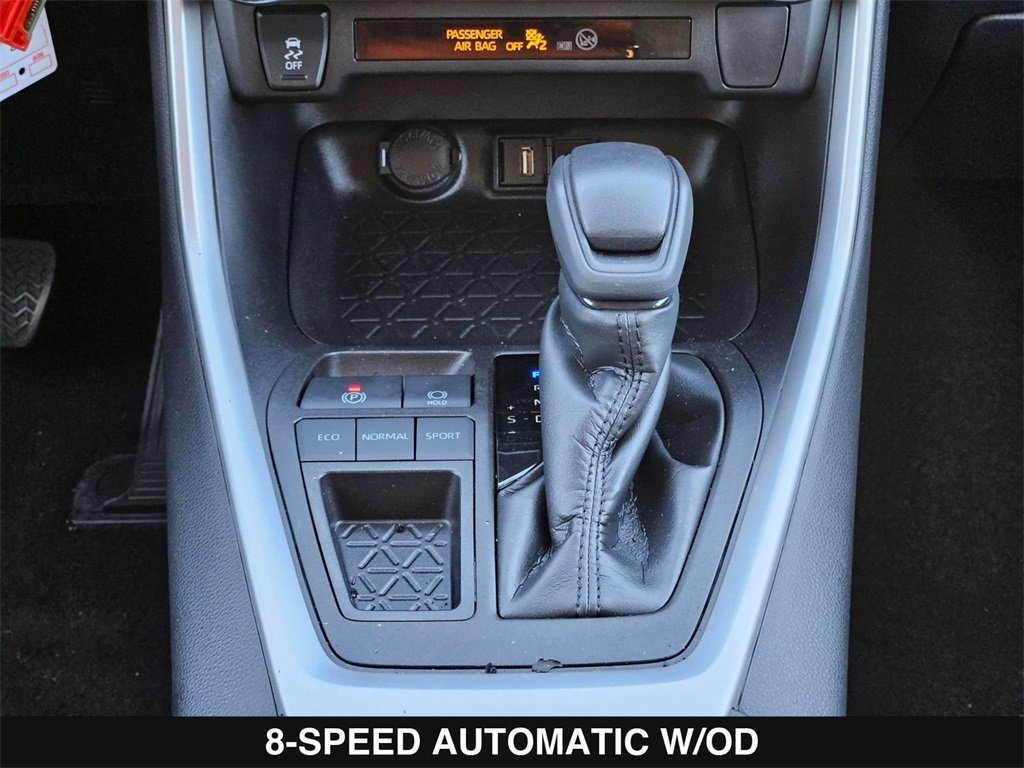 Used 2022 Toyota RAV4 LE image 21