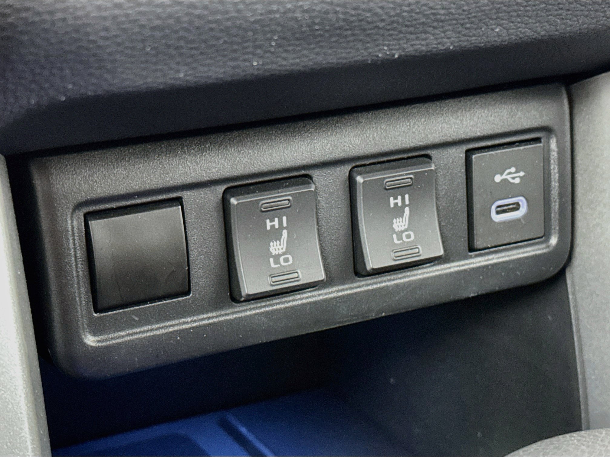 Used 2023 Toyota Corolla Cross XLE w/ Convenience Package FWD image 20