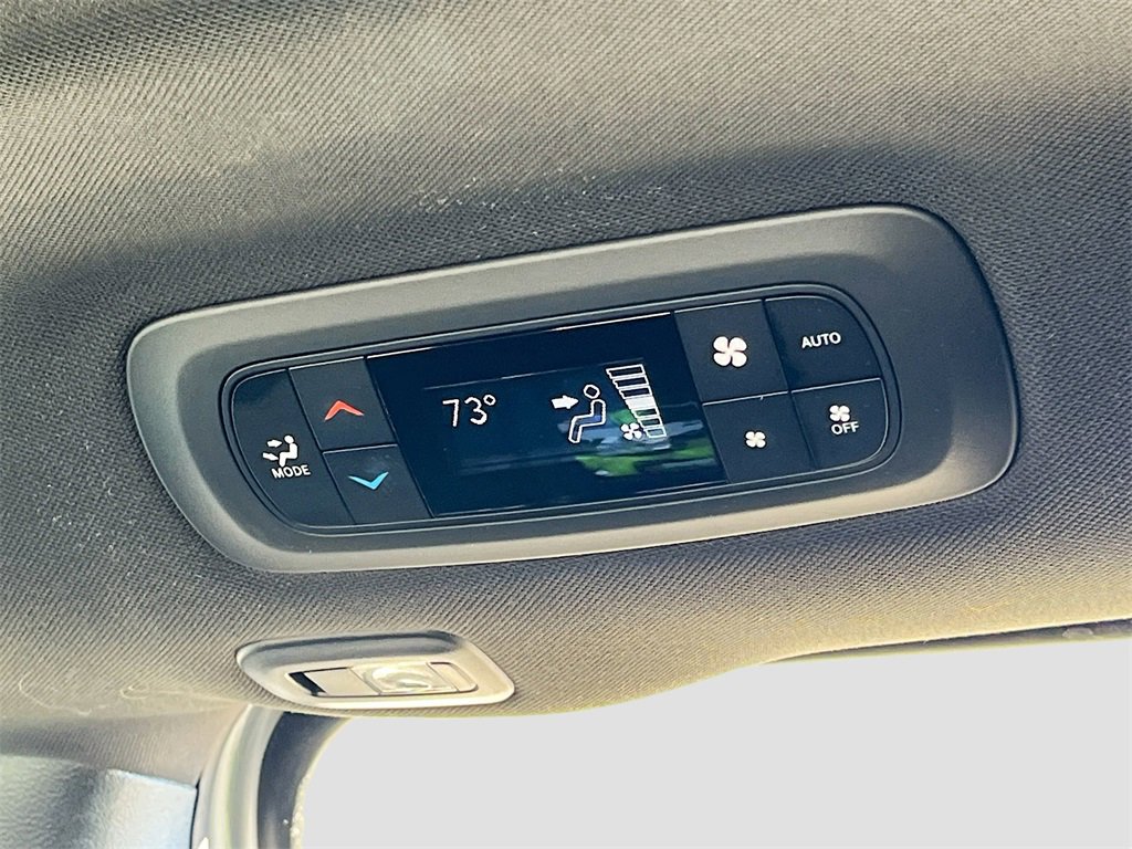 Certified 2024 Chrysler Pacifica Premium image 26