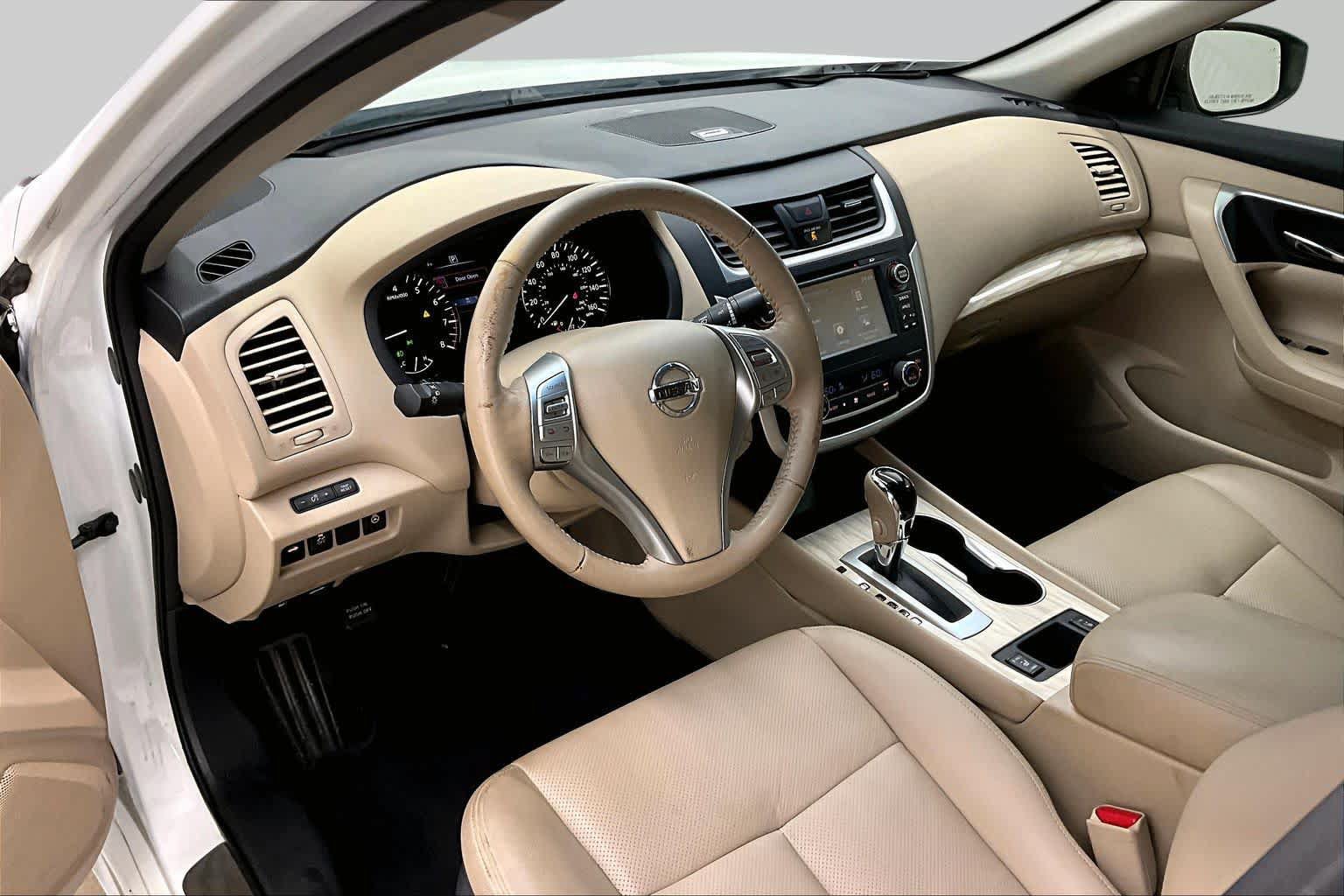 Used 2016 Nissan Altima 2.5 SL w/ 2.5 Technology Package FWD image 17