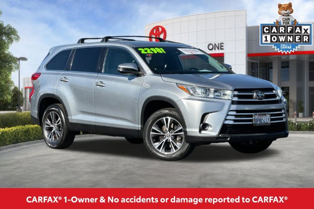 Certified 2019 Toyota Highlander LE FWD image 2