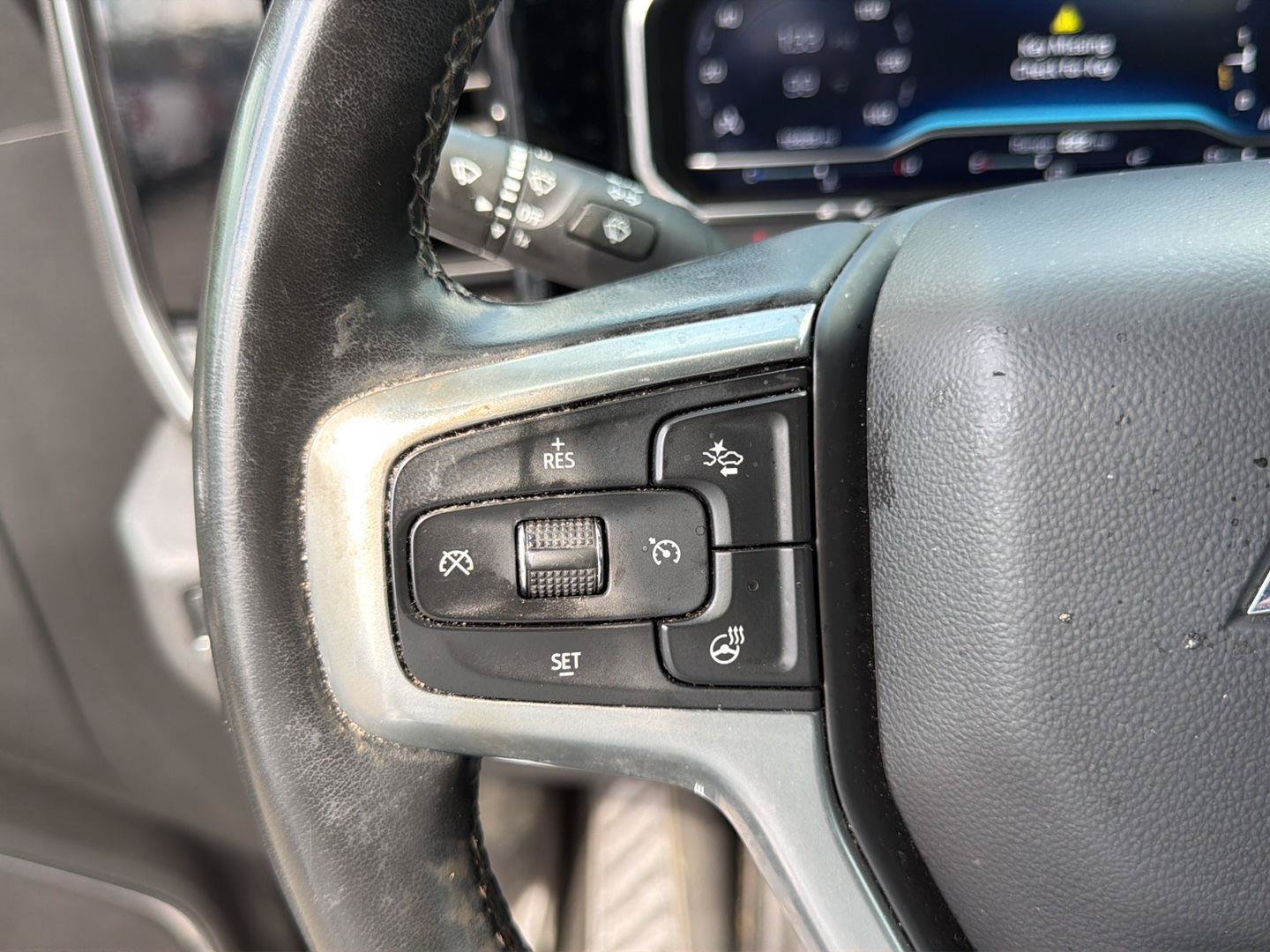 Used 2024 Chevrolet Silverado 1500 LT w/ Z71 Off-Road Package AWD/4WD image 9