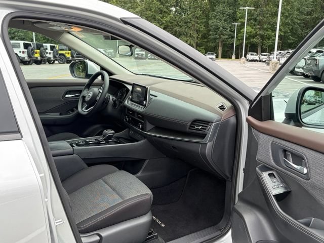 Used 2023 Nissan Rogue SV AWD/4WD image 27