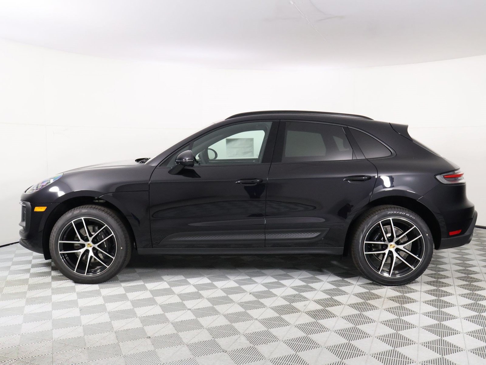 New 2026 Porsche Macan AWD/4WD image 2