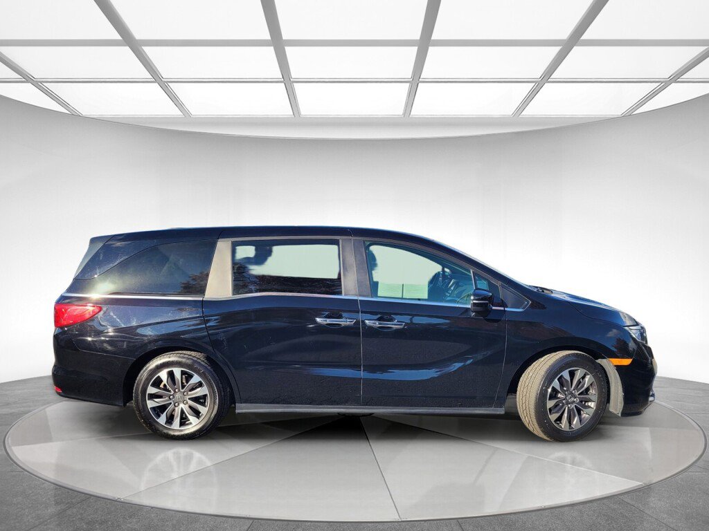Certified 2024 Honda Odyssey EX-L image 3