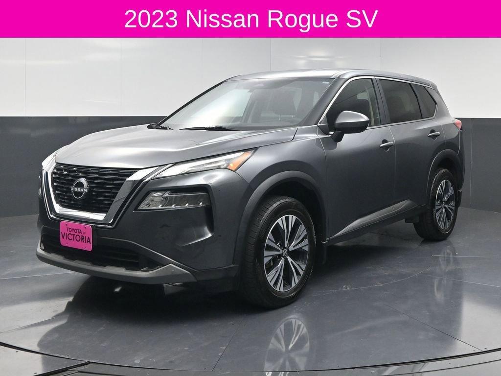 Used 2023 Nissan Rogue SV image 2