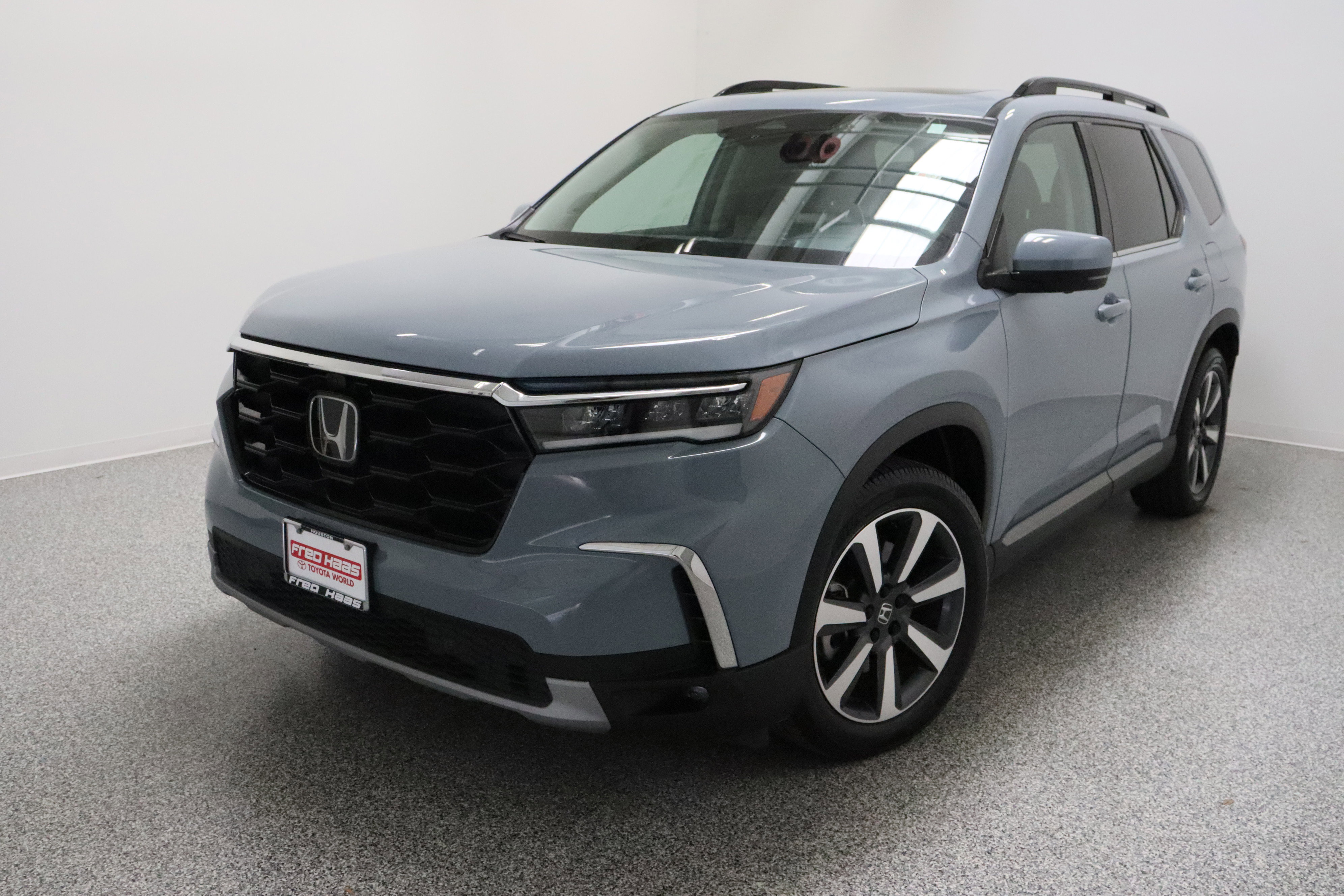 Used 2023 Honda Pilot Elite image 2