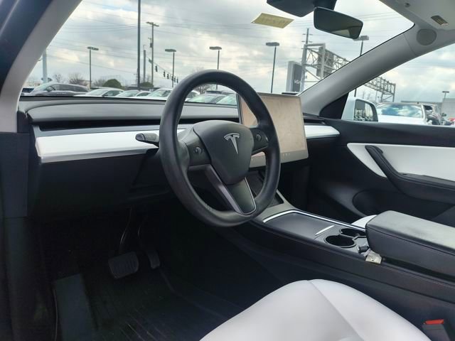 Used 2021 Tesla Model Y Long Range image 16