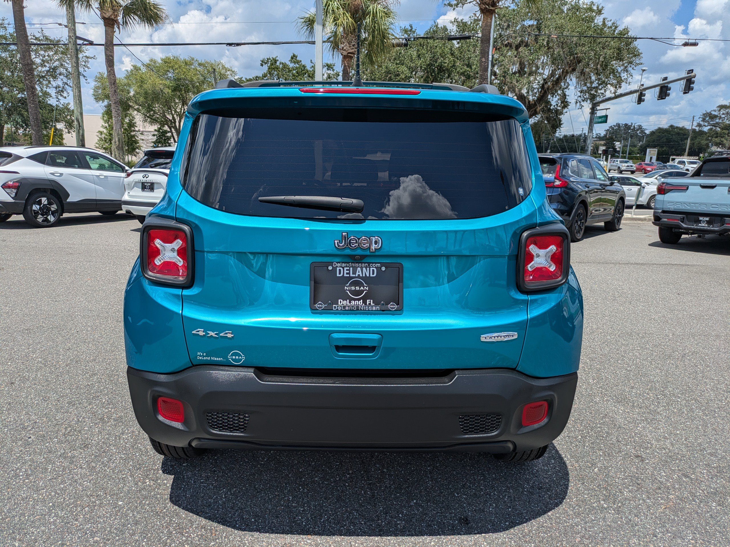 Used 2022 Jeep Renegade Latitude AWD/4WD image 5