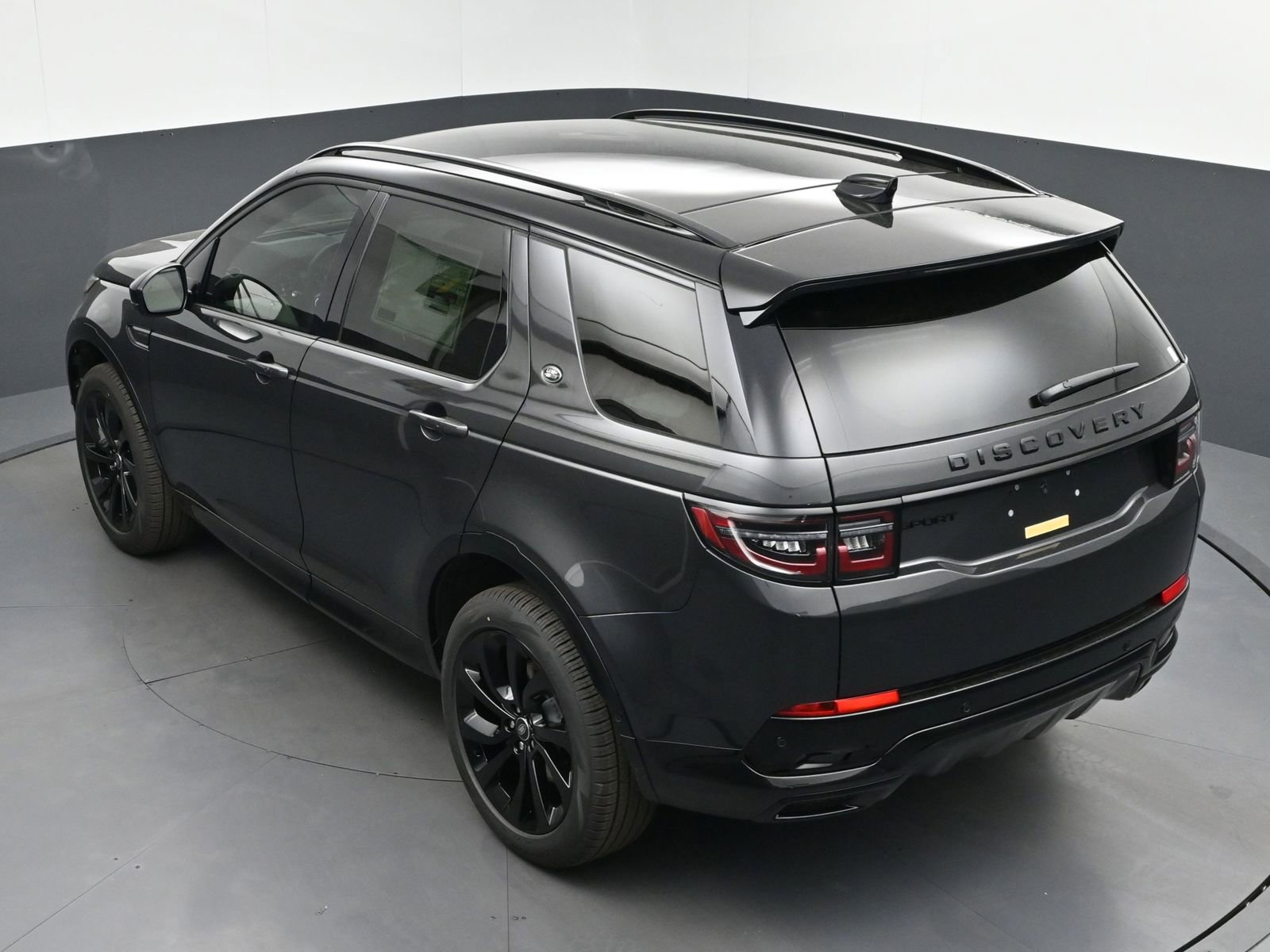 New 2025 Land Rover Discovery Sport Dynamic SE image 39