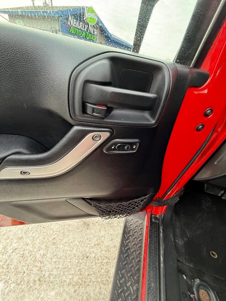 Used 2012 Jeep Wrangler Unlimited Sahara w/ Mopar Chrome Edition Group image 12