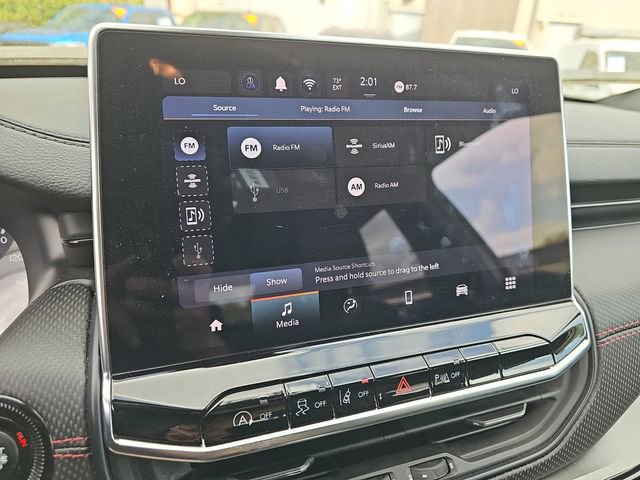Used 2025 Jeep Compass Trailhawk image 18