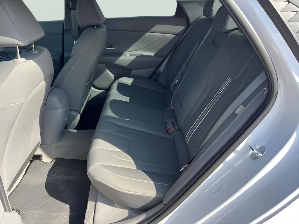 Used 2025 Hyundai Elantra Sport image 15