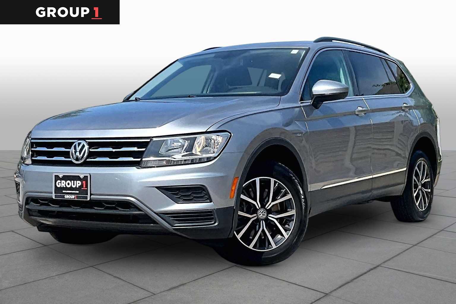 Used 2020 Volkswagen Tiguan SE w/ Panoramic Sunroof Package FWD image 1