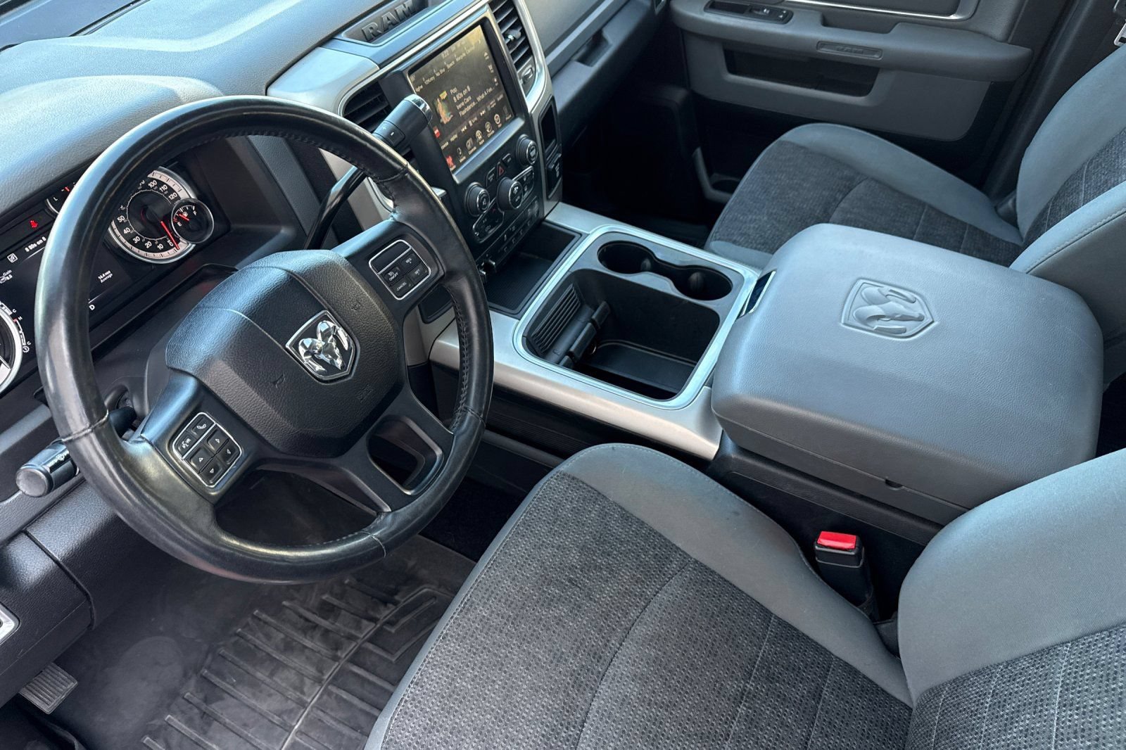 Used 2017 RAM 3500 Big Horn w/ Sport Appearance Group AWD/4WD image 10
