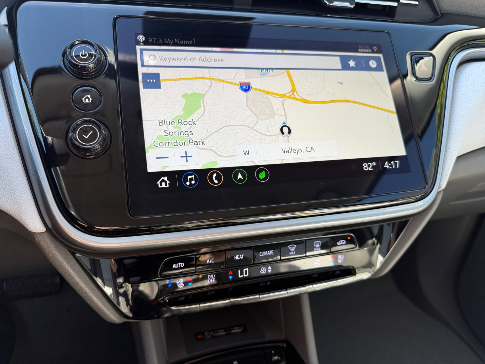 Used 2023 Chevrolet Bolt EUV Premier w/ Sun & Sound Package FWD image 12