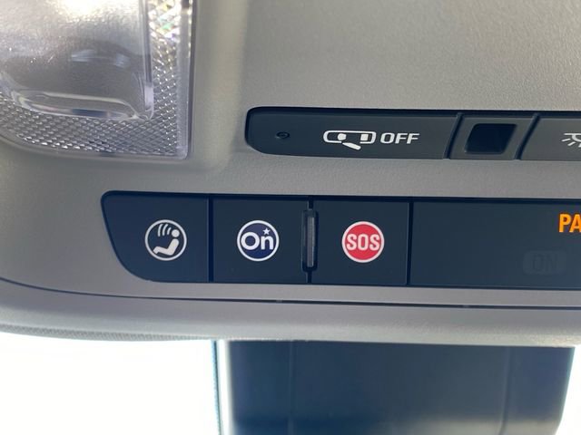 Used 2022 GMC Terrain SLE w/ Driver Convenience Package image 16