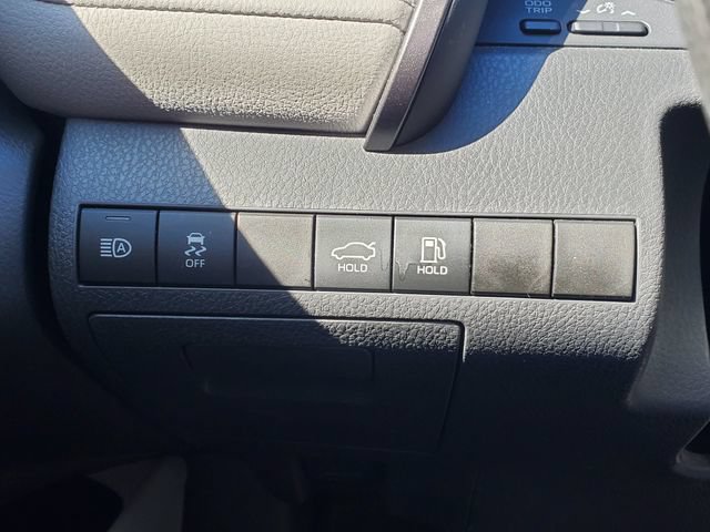 Used 2019 Toyota Camry LE FWD image 17