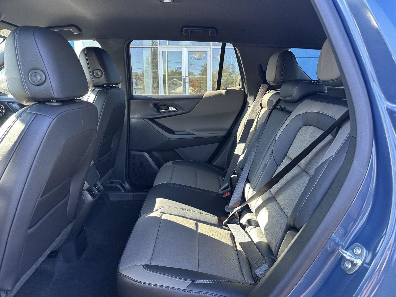 New 2027 Chevrolet Equinox LT w/ Convenience Package II AWD/4WD image 11