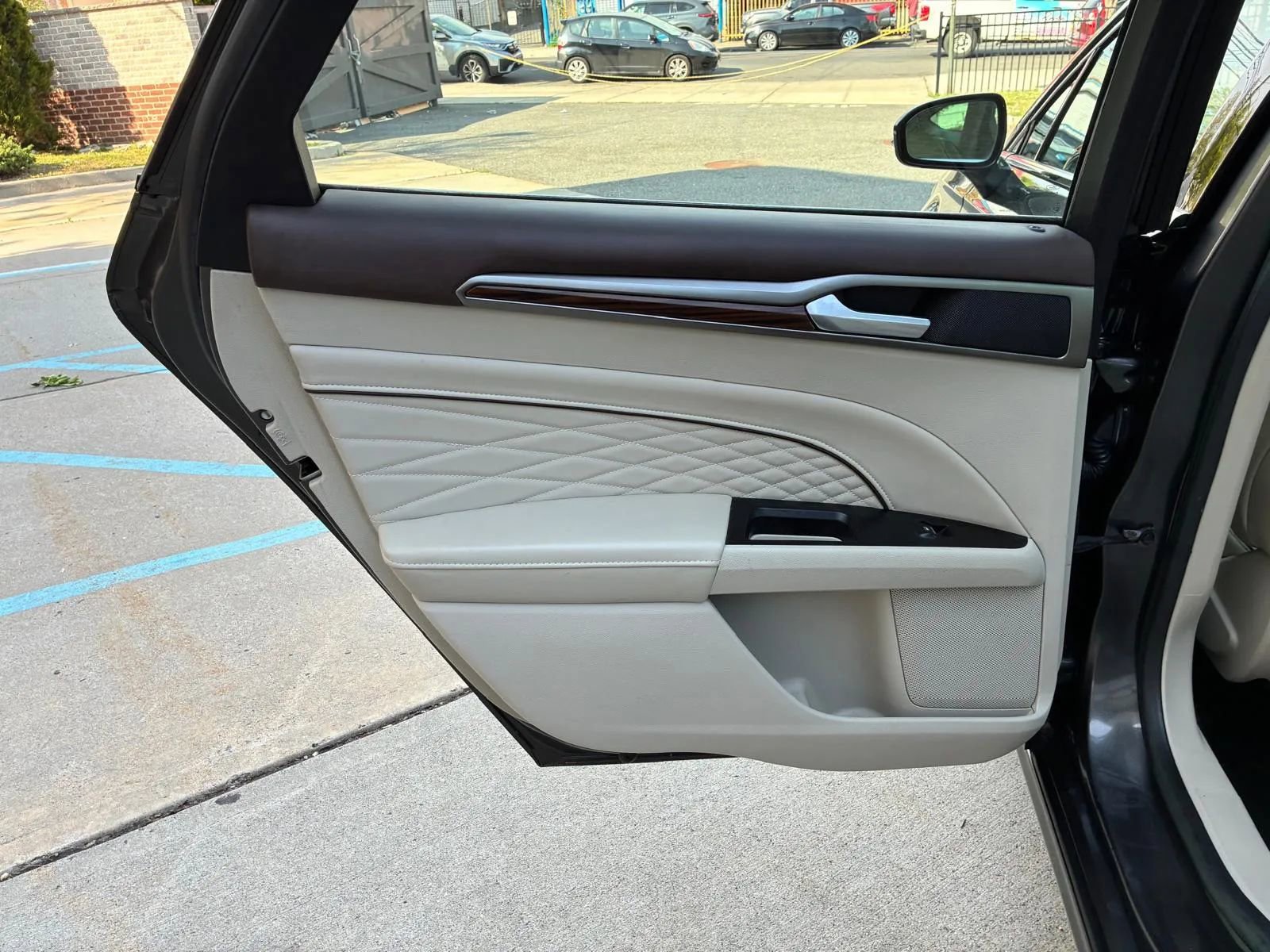 Used 2017 Ford Fusion Platinum AWD/4WD image 13