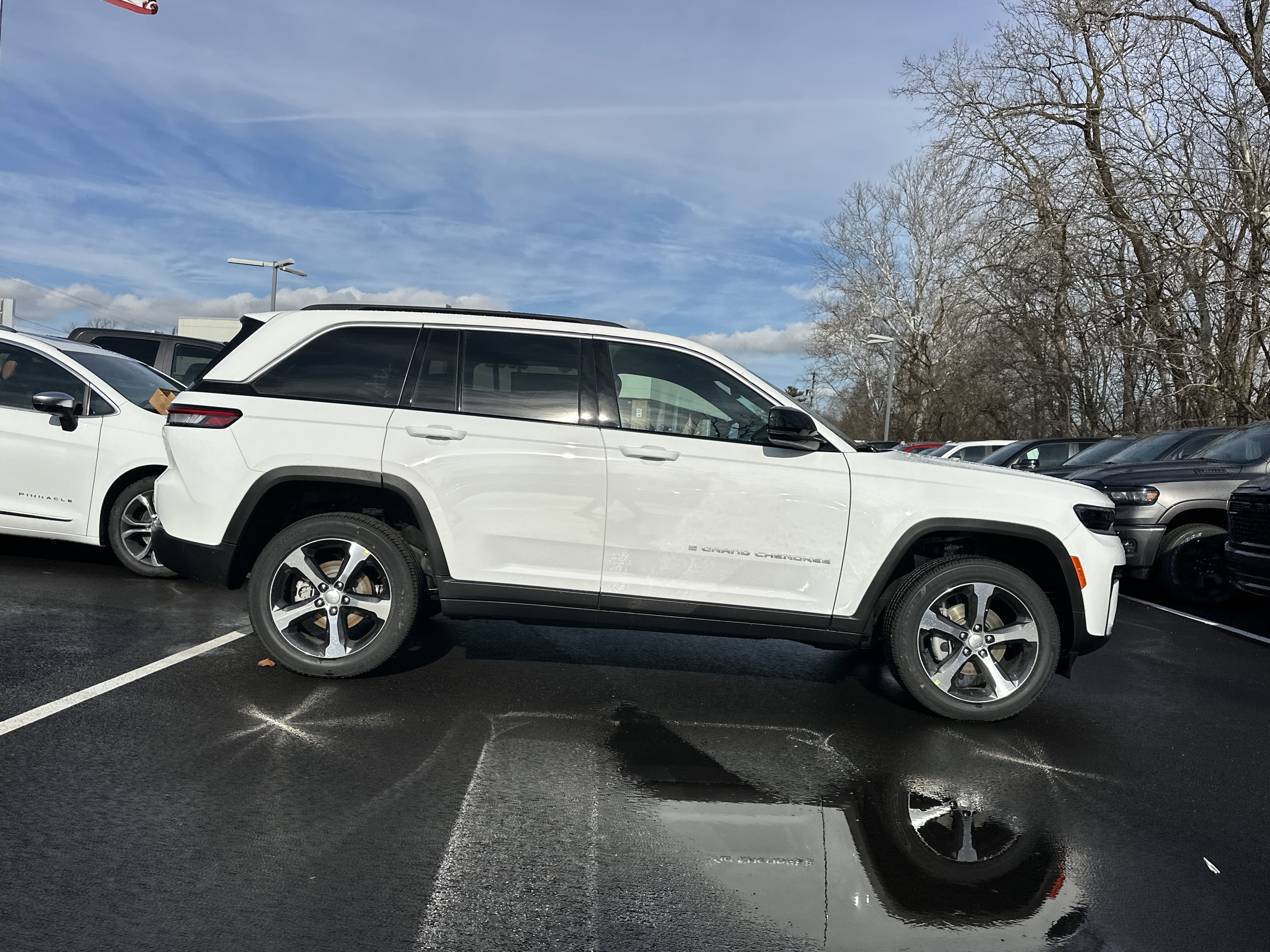 New 2026 Jeep Grand Cherokee Limited image 17