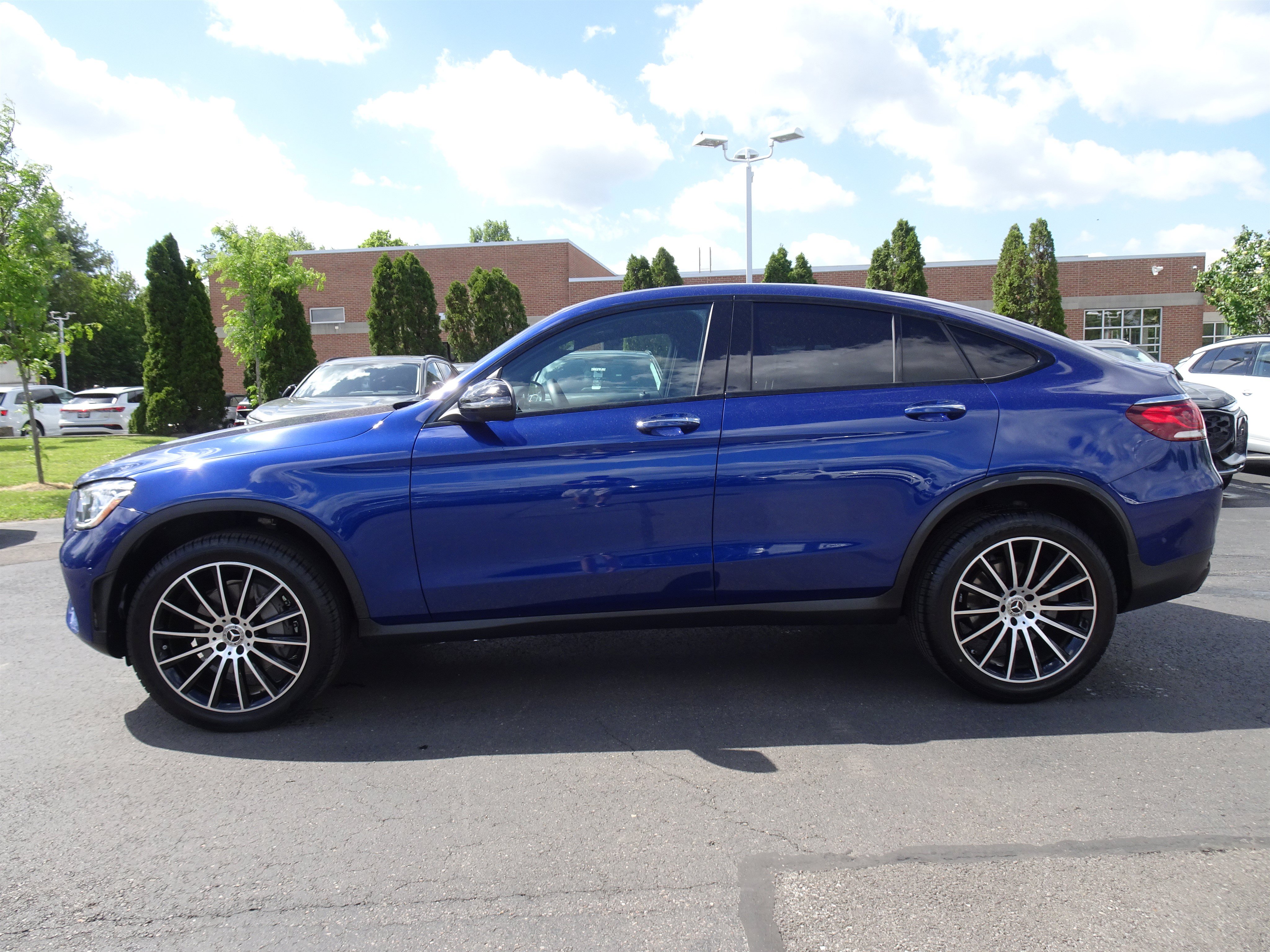 Used 2021 Mercedes-Benz GLC 300 4MATIC Coupe image 2