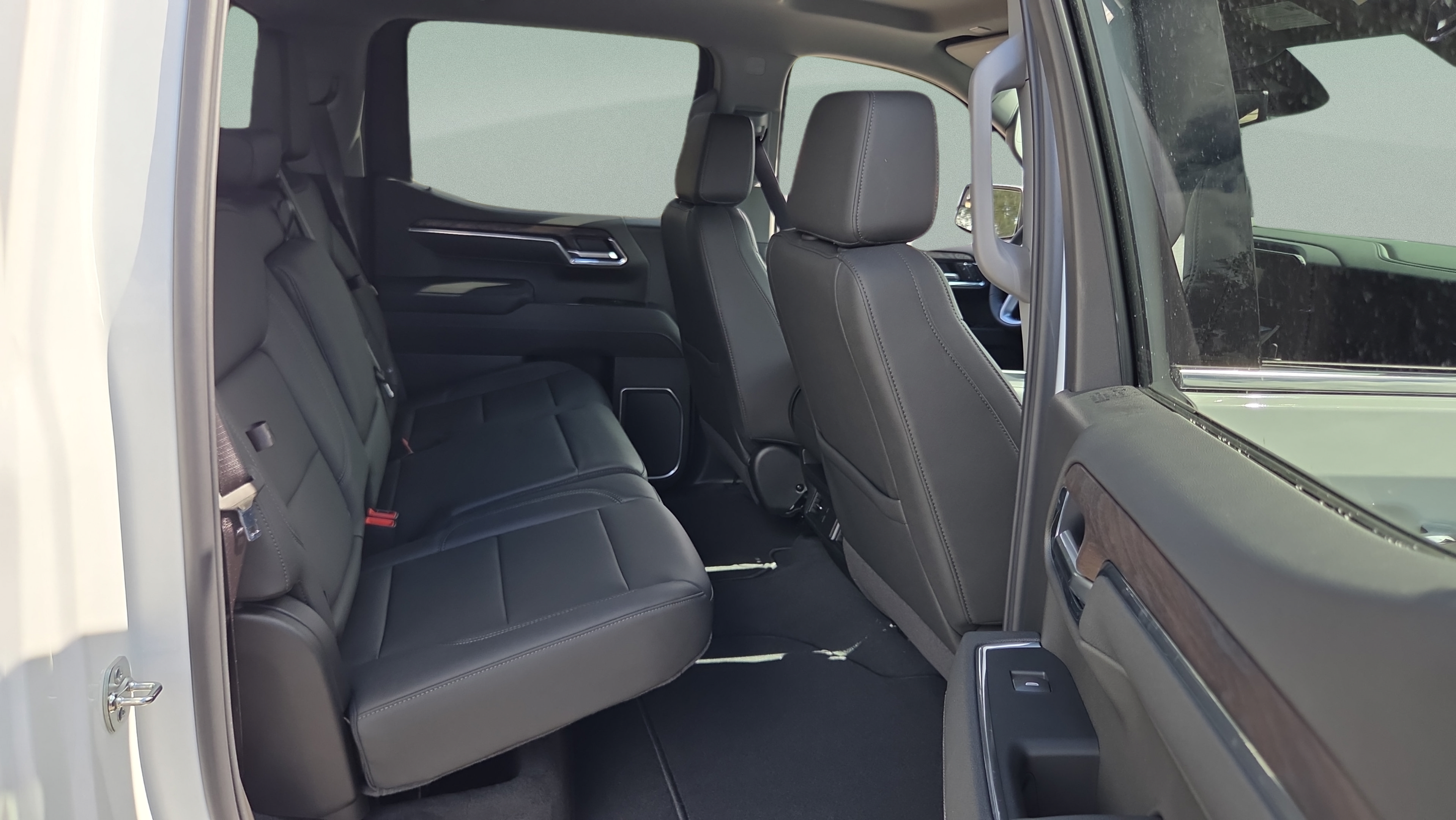 New 2026 GMC Sierra 1500 SLT AWD/4WD image 14