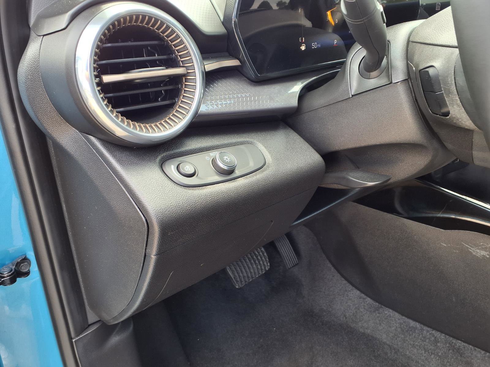 Used 2026 Chevrolet Trax ACTIV w/ Driver Confidence Package FWD image 14