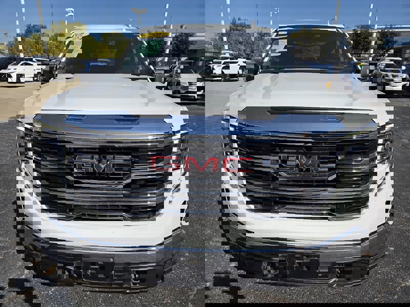 Used 2024 GMC Sierra 1500 SLT image 8