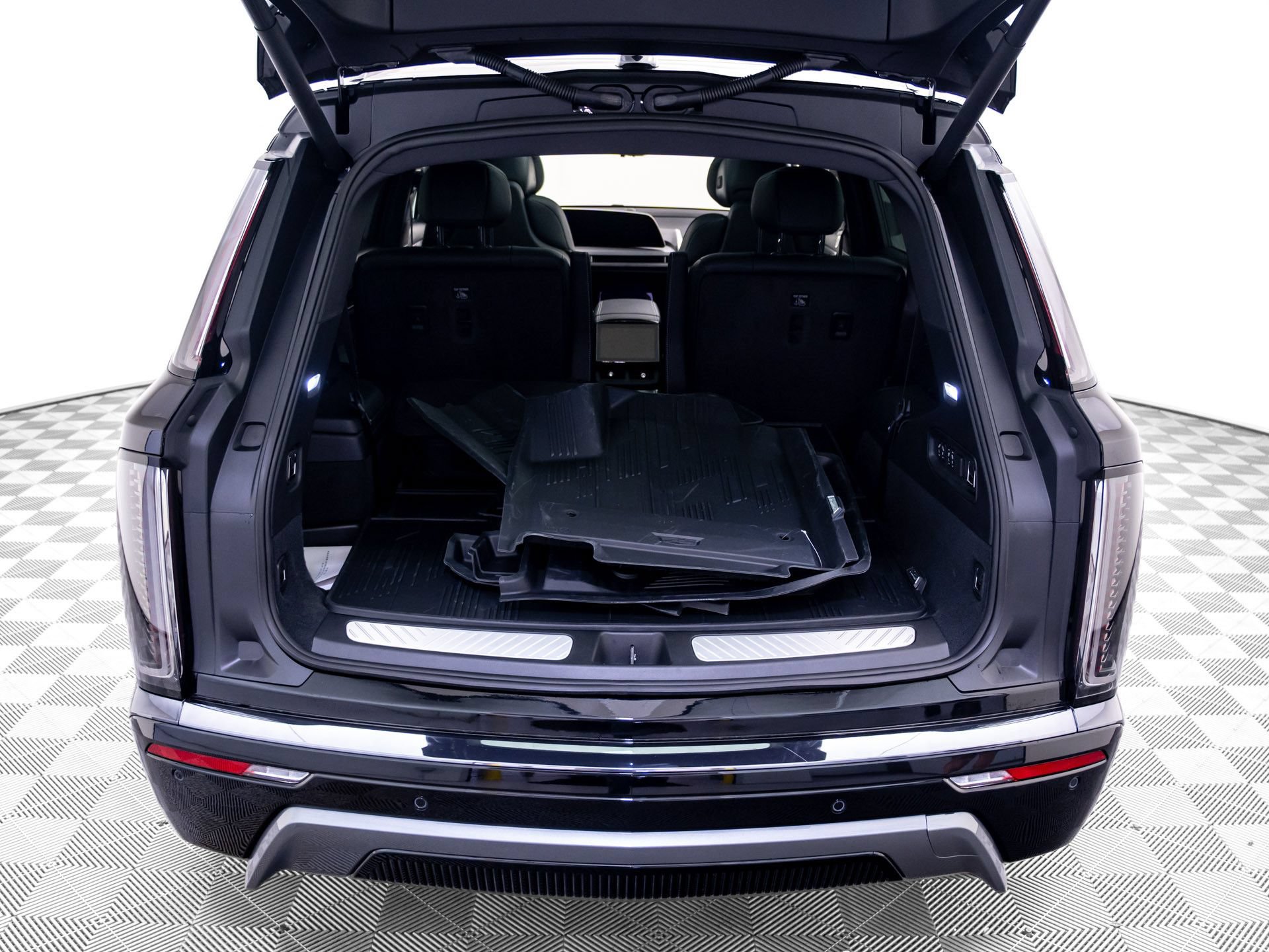 New 2027 Cadillac Vistiq Sport w/ LPO, Floor Liner Package AWD/4WD image 31
