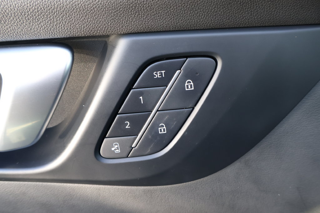 Used 2025 Buick Enclave Sport Touring w/ Power Package FWD image 14