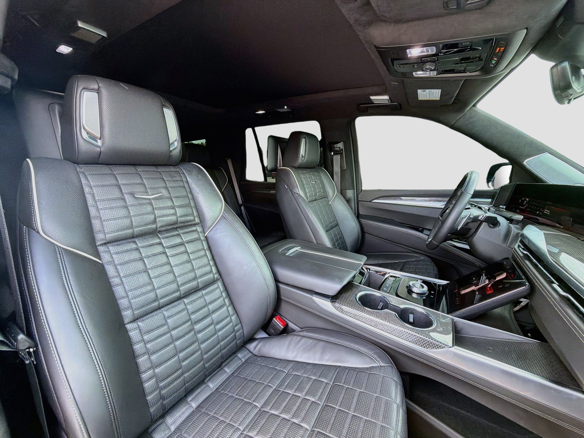 Used 2026 Cadillac Escalade V w/ LPO, ONYX Package AWD/4WD image 16