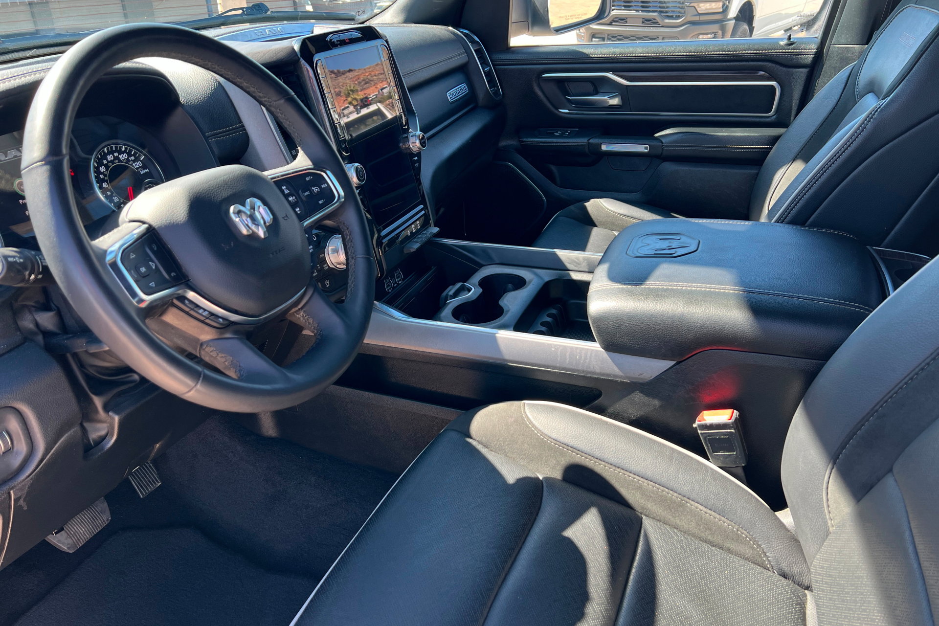 Used 2025 RAM 1500 Laramie image 15