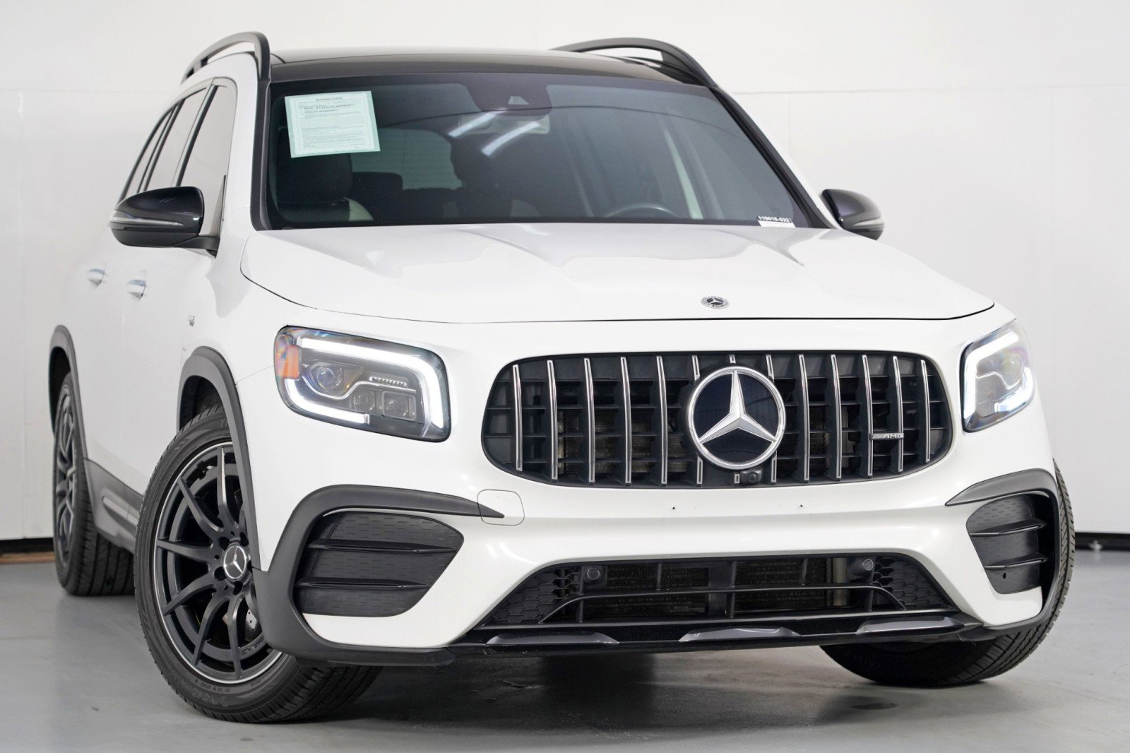 Used 2021 Mercedes-Benz GLB 35 AMG 4MATIC image 2