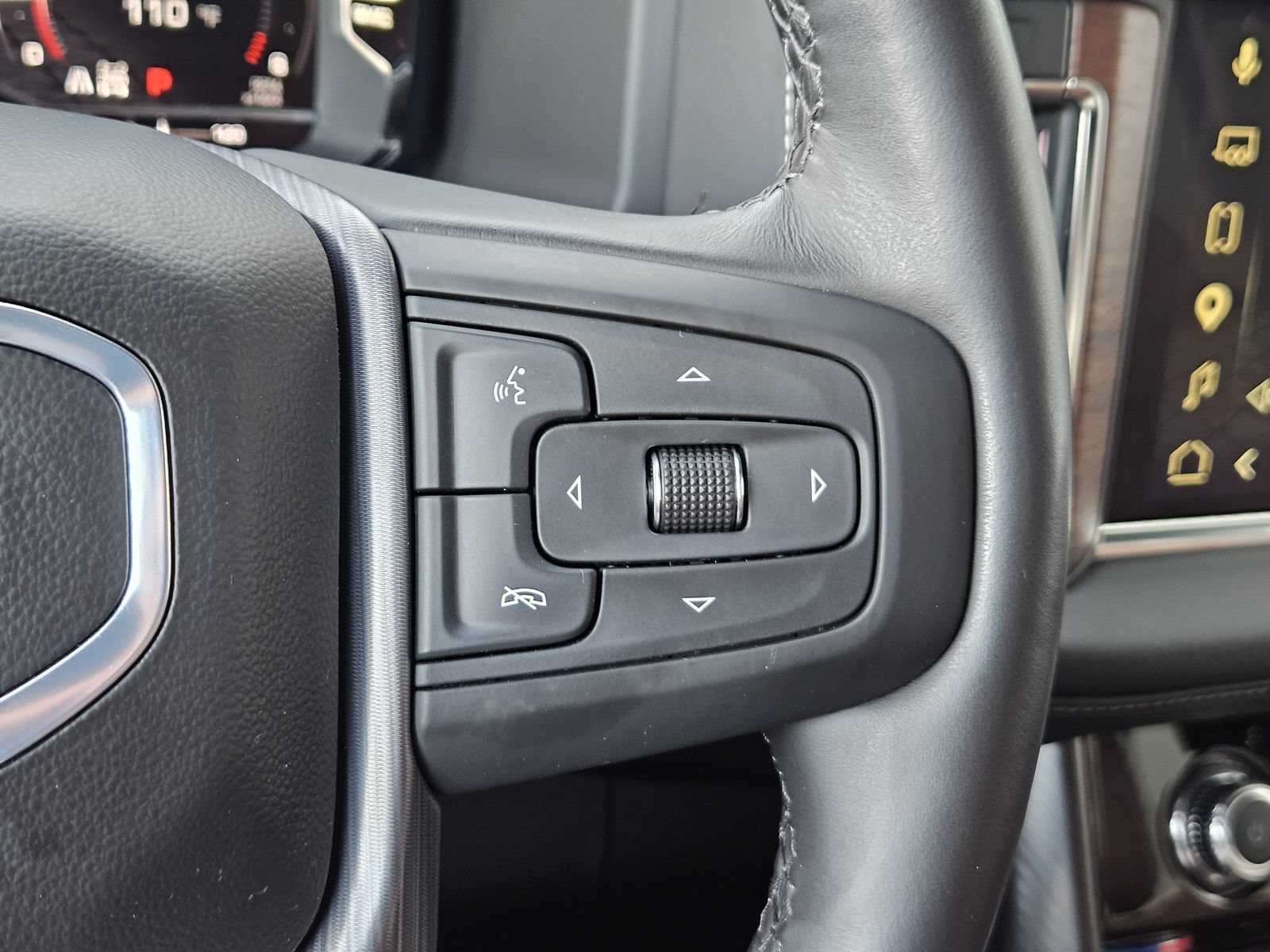 Used 2024 GMC Yukon Denali Ultimate AWD/4WD image 28