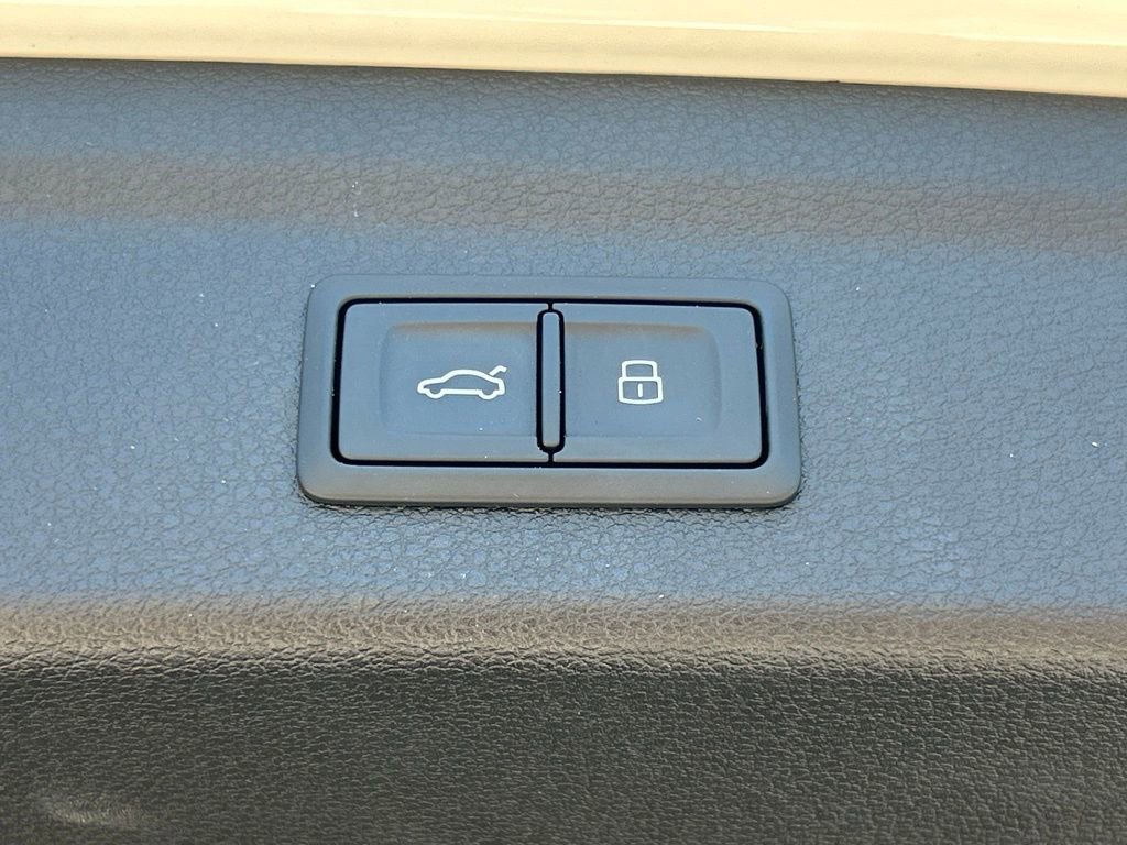 Used 2023 Audi Q3 2.0T Premium Plus w/ Premium Plus Package image 63