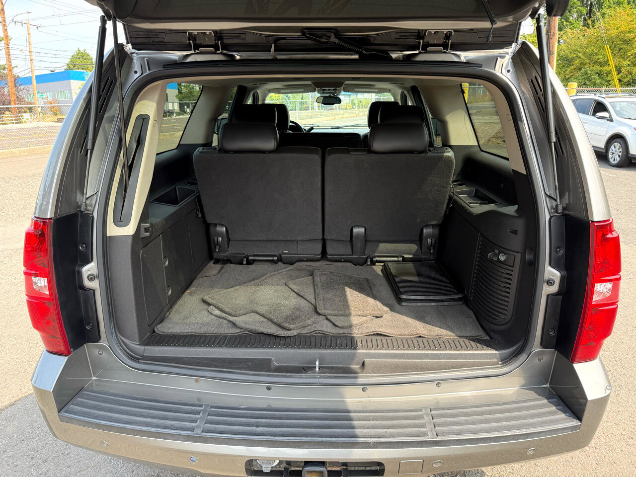 Used 2008 Chevrolet Suburban LTZ w/ LTZ Preferred Equipment Group image 15