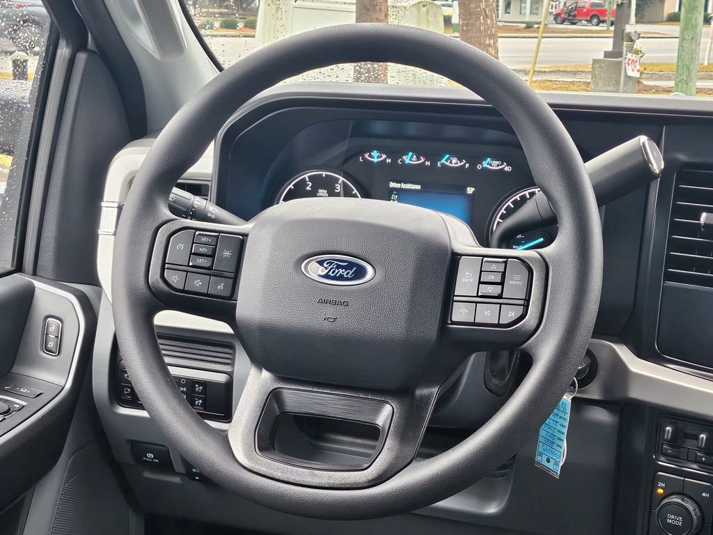 New 2025 Ford F450 XLT w/ XLT Value Package image 14